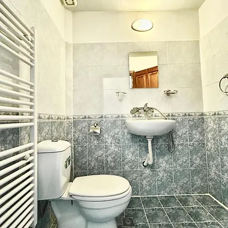 Отель Torlacite *